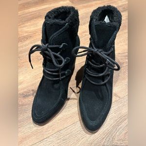 UGG Analise Black Suede Sheepskin High Ankle boots size 9.